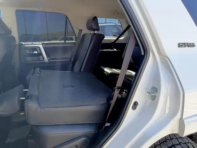 2018 Toyota 4Runner SR5 4WD • One Owner - Photo 27