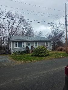 3 BEDROOM BUNGALOW METAL ROOF VINYL SIDING