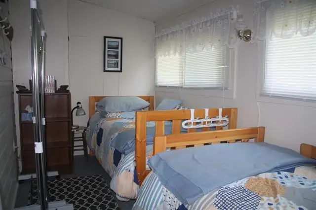 LAKEFRONT COTTAGE - Photo 6