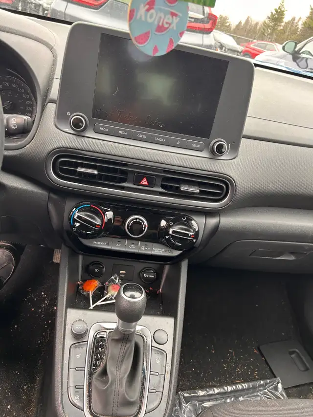 2022 Hyundai Kona Essential - Photo 5