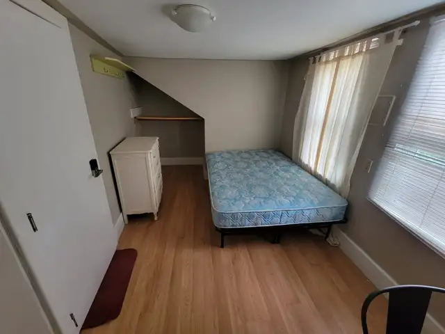 Bright rooms are available in a well-maintained building - Photo 6