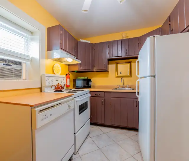 Fully-Furnished Weekly, Monthly Accommodations - Photo 3