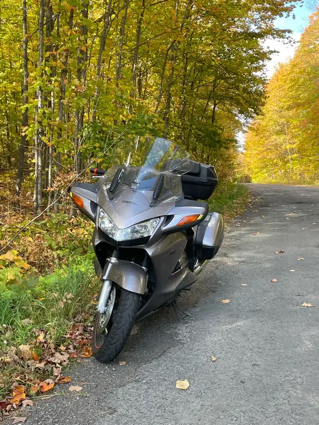 2005 Honda ST1300 - Photo 4