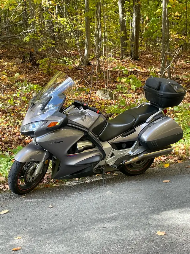 2005 Honda ST1300 - Photo 5