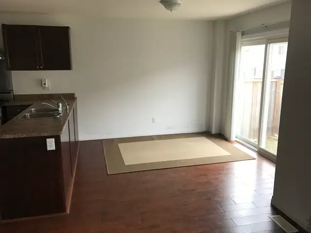 For Lease - A beautiful detached house closed to Huron Heights - Photo 4