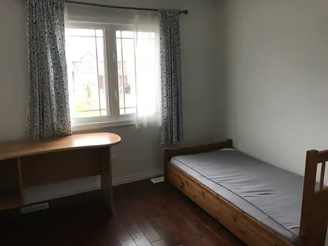 For Lease - A beautiful detached house closed to Huron Heights - Photo 7