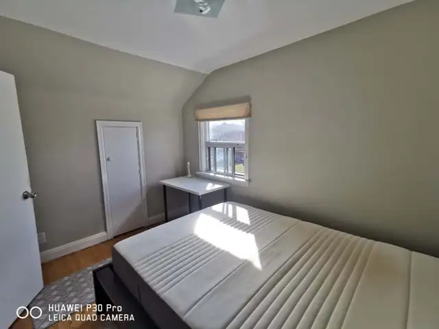 Yonge /Sheppard Station Start  May 1 $350 per week - Photo 2