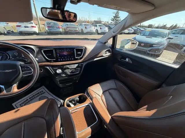 2017 Chrysler Pacifica - Photo 16