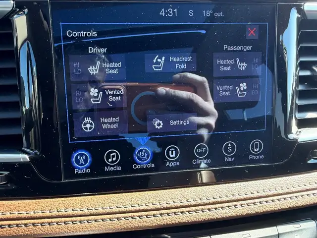 2017 Chrysler Pacifica - Photo 31