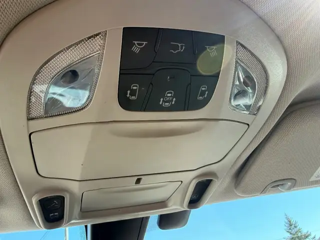 2017 Chrysler Pacifica - Photo 32