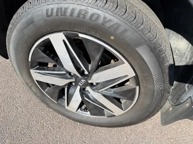 2021 Kia Sorento - Photo 17