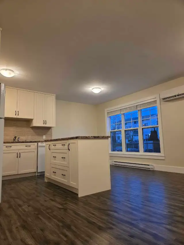 Modern 1 Bedroom – Easy Living | Ground Level | In-Suite Laundry