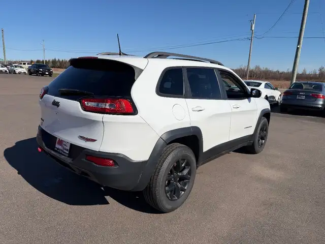 2017 Jeep Cherokee - Photo 6