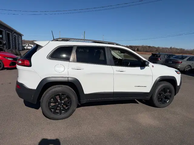2017 Jeep Cherokee - Photo 8