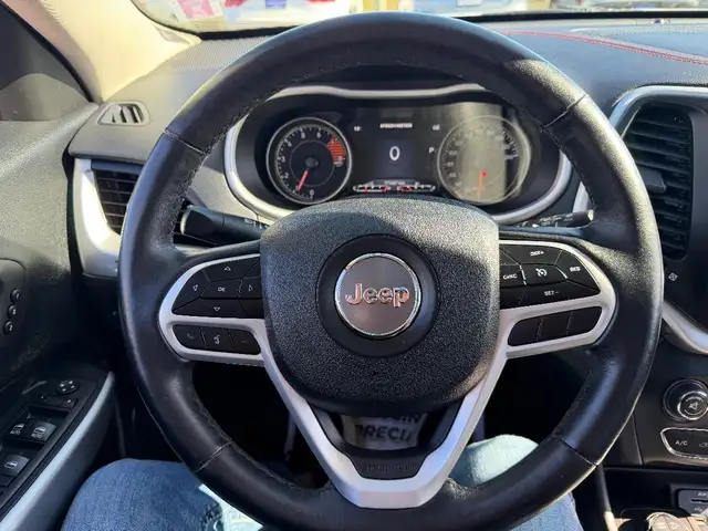 2017 Jeep Cherokee - Photo 15