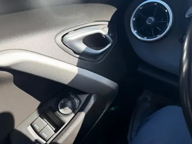 2019 Chevrolet CAMARO - Photo 12