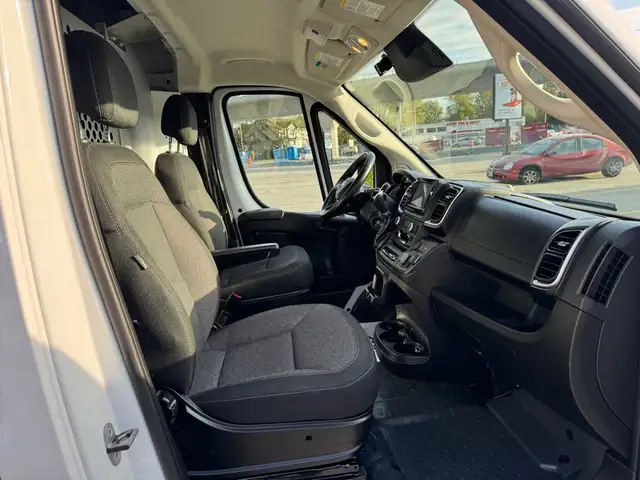 2023 Ram Promaster 2500 Cargo / High Roof / Shelving / Divider - Photo 17