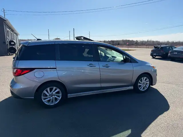 2017 Mazda Mazda5 - Photo 6