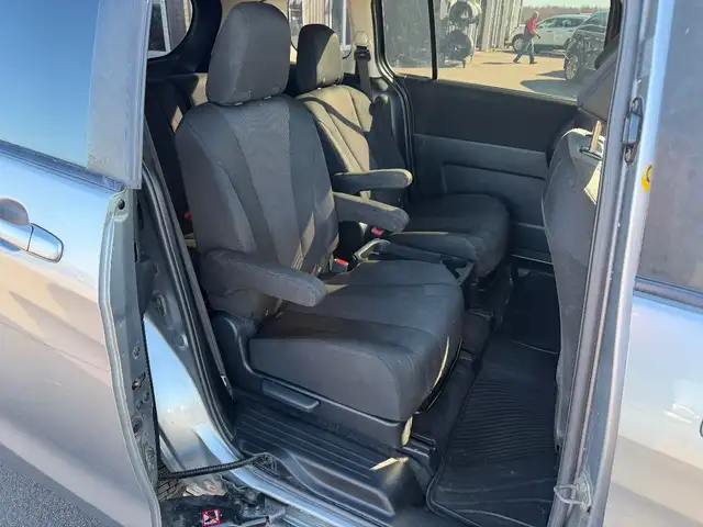 2017 Mazda Mazda5 - Photo 10