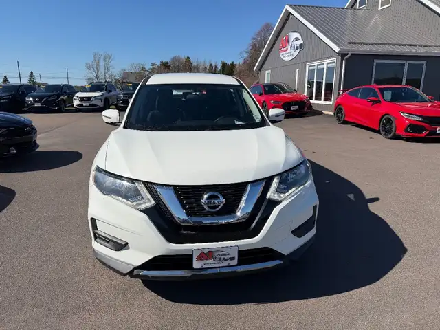 2017 Nissan ROGUE - Photo 2