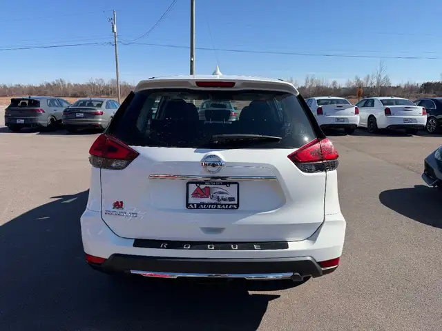 2017 Nissan ROGUE - Photo 5