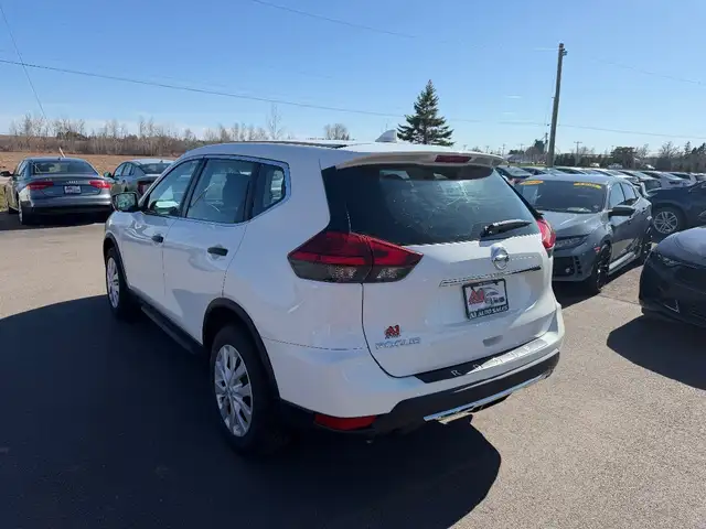 2017 Nissan ROGUE - Photo 6