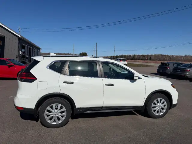 2017 Nissan ROGUE - Photo 8