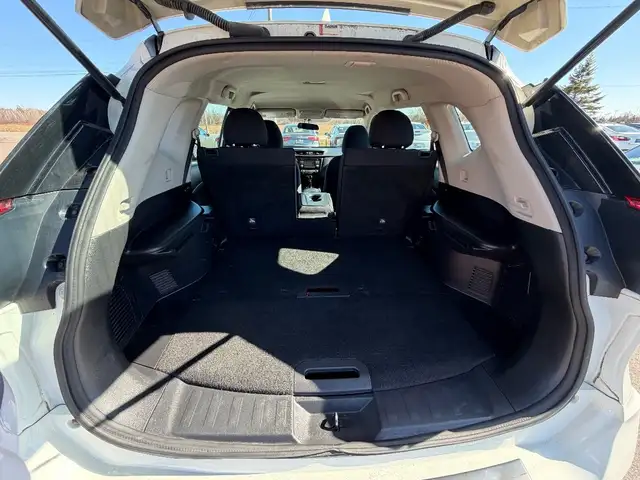 2017 Nissan ROGUE - Photo 9