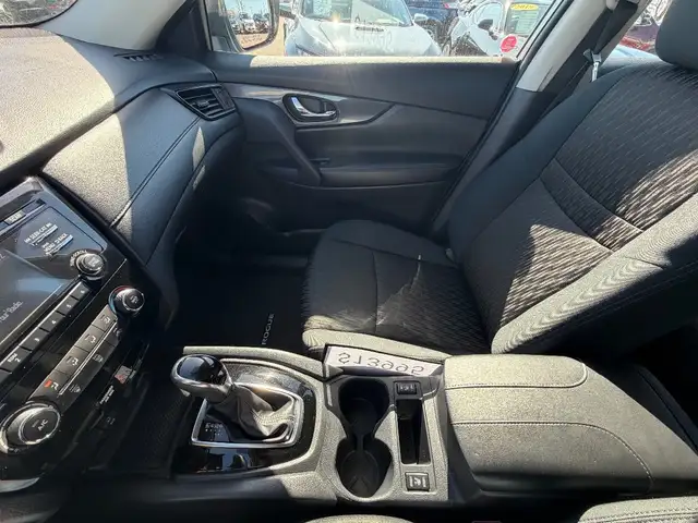 2017 Nissan ROGUE - Photo 25
