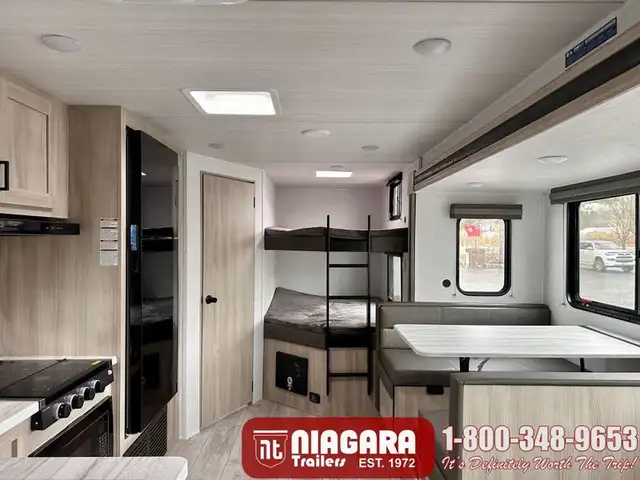 2025 EAST TO WEST SILVER LAKE 2700BH Travel Trailer - Photo 6