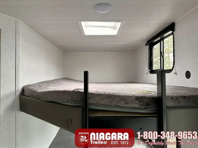 2025 EAST TO WEST SILVER LAKE 2700BH Travel Trailer - Photo 8