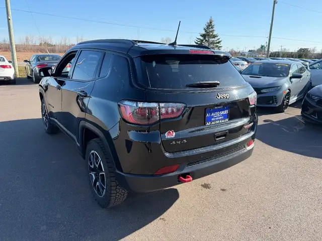 2024 Jeep COMPASS - Photo 4