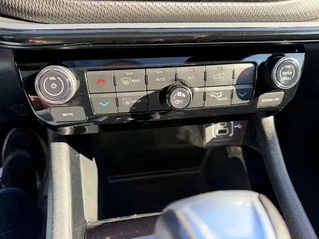 2024 Jeep COMPASS - Photo 22