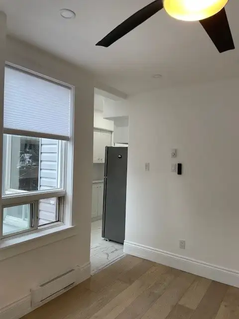 Very nice bachelor available July 1st! Downtown location