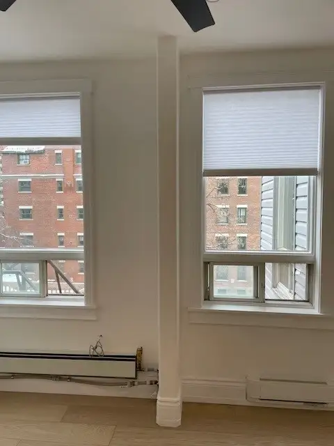 Very nice bachelor available July 1st! Downtown location - Photo 3