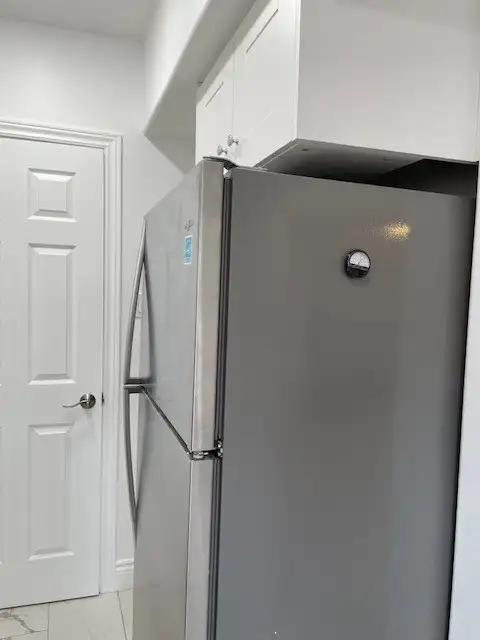 Very nice bachelor available July 1st! Downtown location - Photo 7