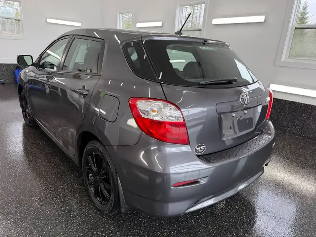 2014 Toyota Matrix - Photo 2