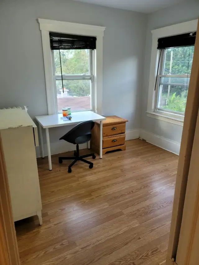 Private&fully furnished bedroom,walking distance to UoW - Photo 3