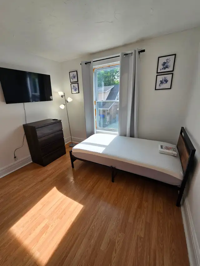 Private&fully furnished bedroom,walking distance to UoW - Photo 5