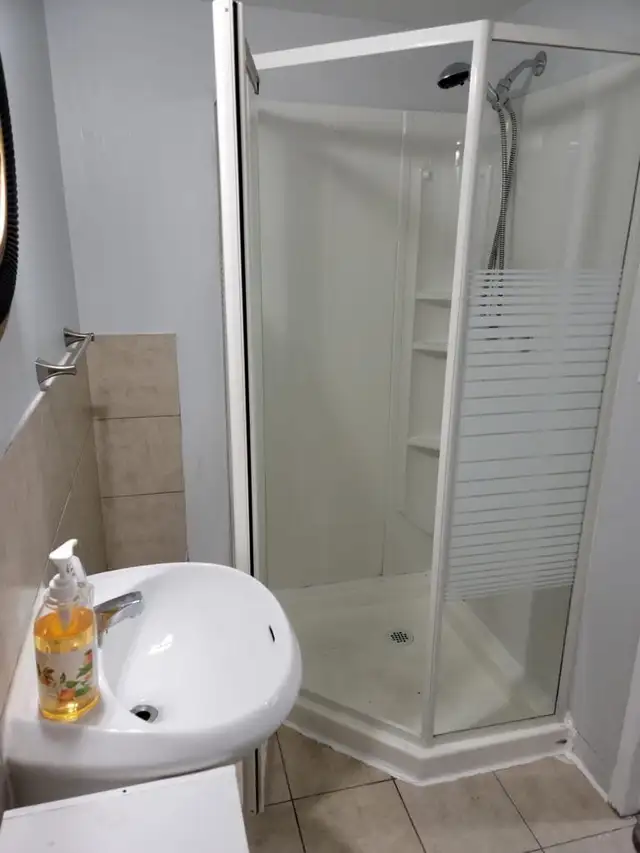 Private&fully furnished bedroom,walking distance to UoW - Photo 6