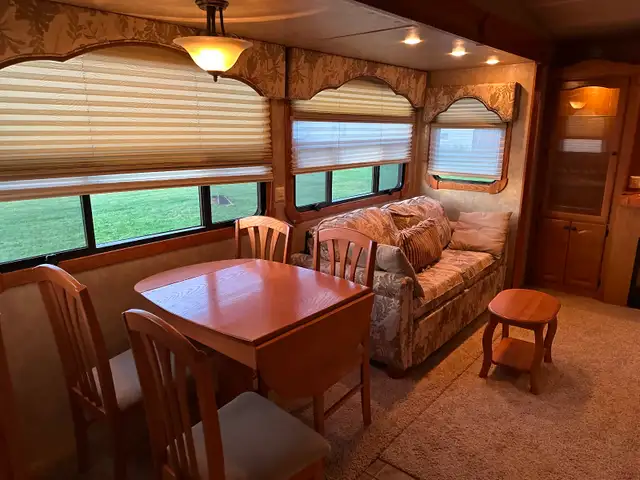 2010 Cedar Creek Custom 34ft - Photo 7