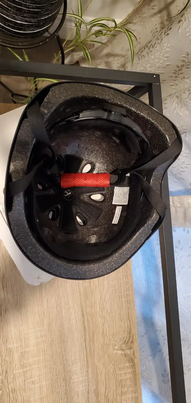 BIKE HELMETS ( ADULT/YOUTH) - Photo 2