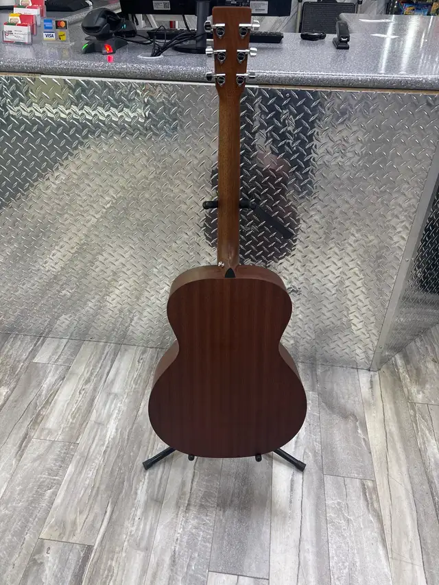 Martin & Co 000-10E Road Series  Electric Acoustic Guitar - Photo 3