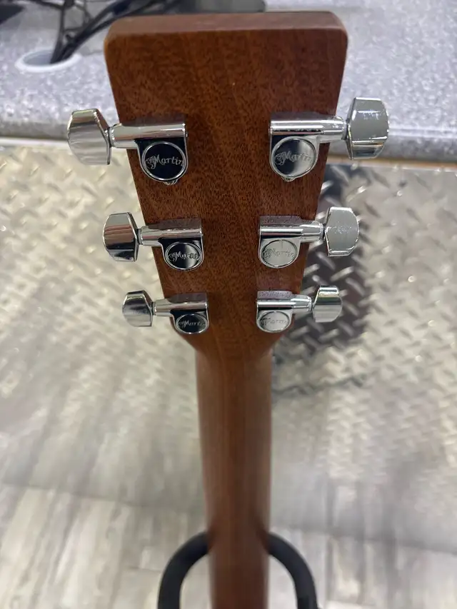 Martin & Co 000-10E Road Series  Electric Acoustic Guitar - Photo 4