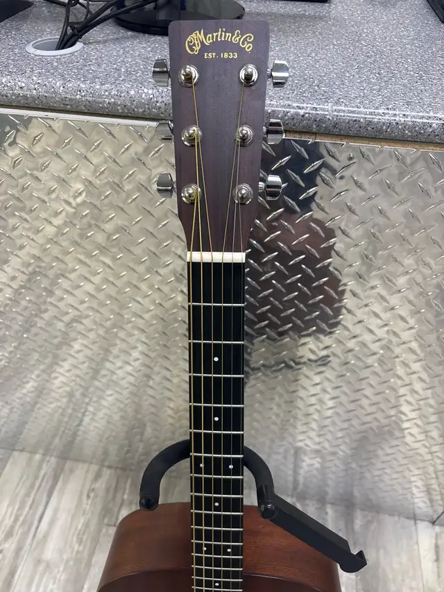 Martin & Co 000-10E Road Series  Electric Acoustic Guitar - Photo 6