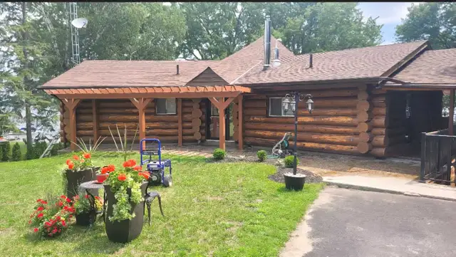 Northern Log Home (Refinishing Log Homes) - Photo 9