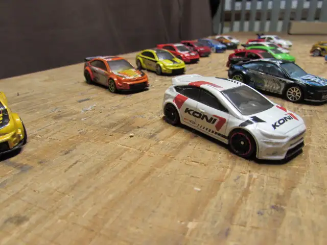 Hot Wheels Ford Focus Collection,- 30 cars in total - Photo 3