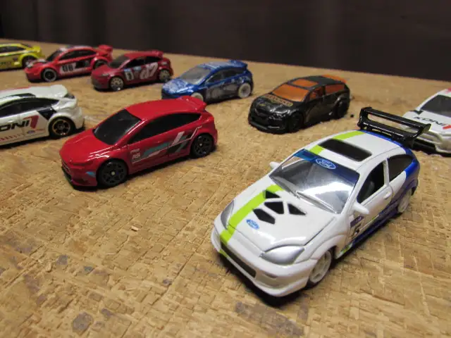 Hot Wheels Ford Focus Collection,- 30 cars in total - Photo 6