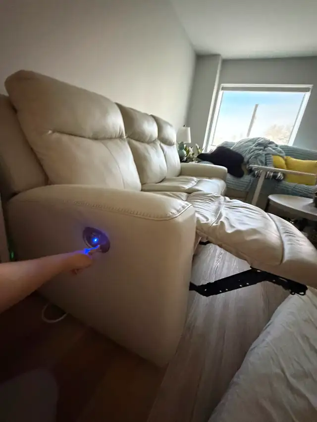 Electric Reclining Leather Sofa - Photo 3