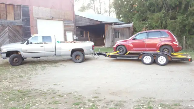 Man with a truck hauling - Photo 4